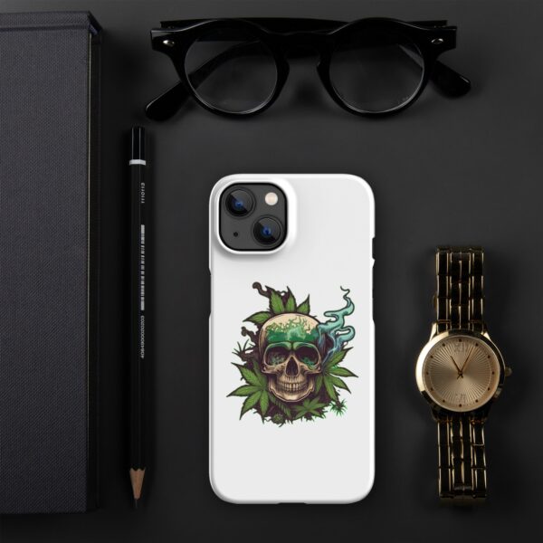 Smoky Skull Highs Snap case for iPhone®