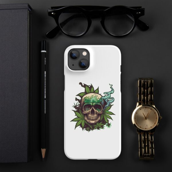 Smoky Skull Highs Snap case for iPhone®