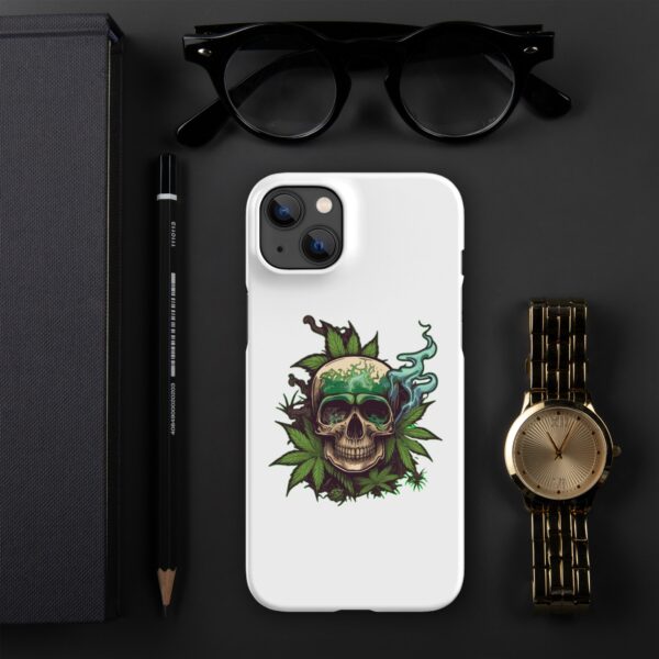 Smoky Skull Highs Snap case for iPhone®