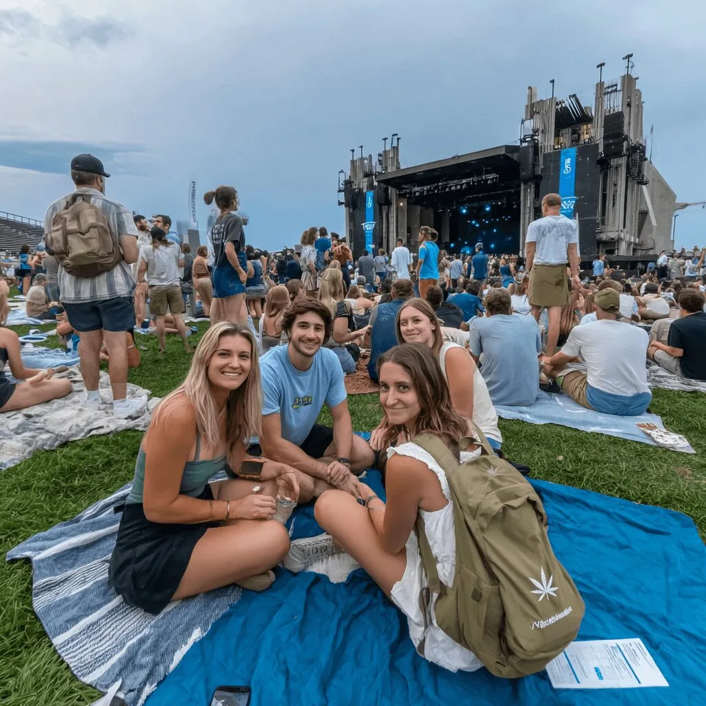 Get ready to experience FOX Royale concert events! Unforgettable shows, electrifying vibes, and special surprises. Will you be part of the scene?