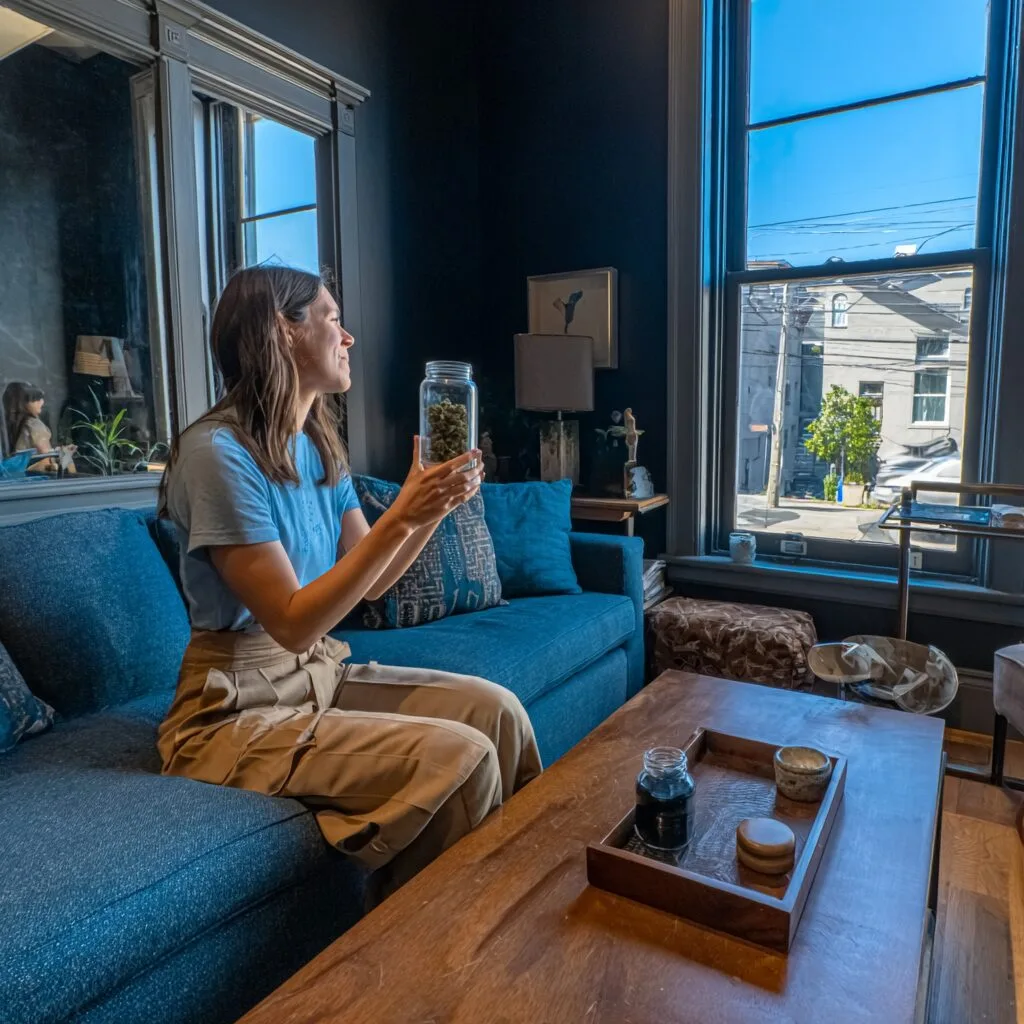 Balanced Hybrid Cannabis: Your In-Depth 2024 Guide to Versatile Cannabis Experiences