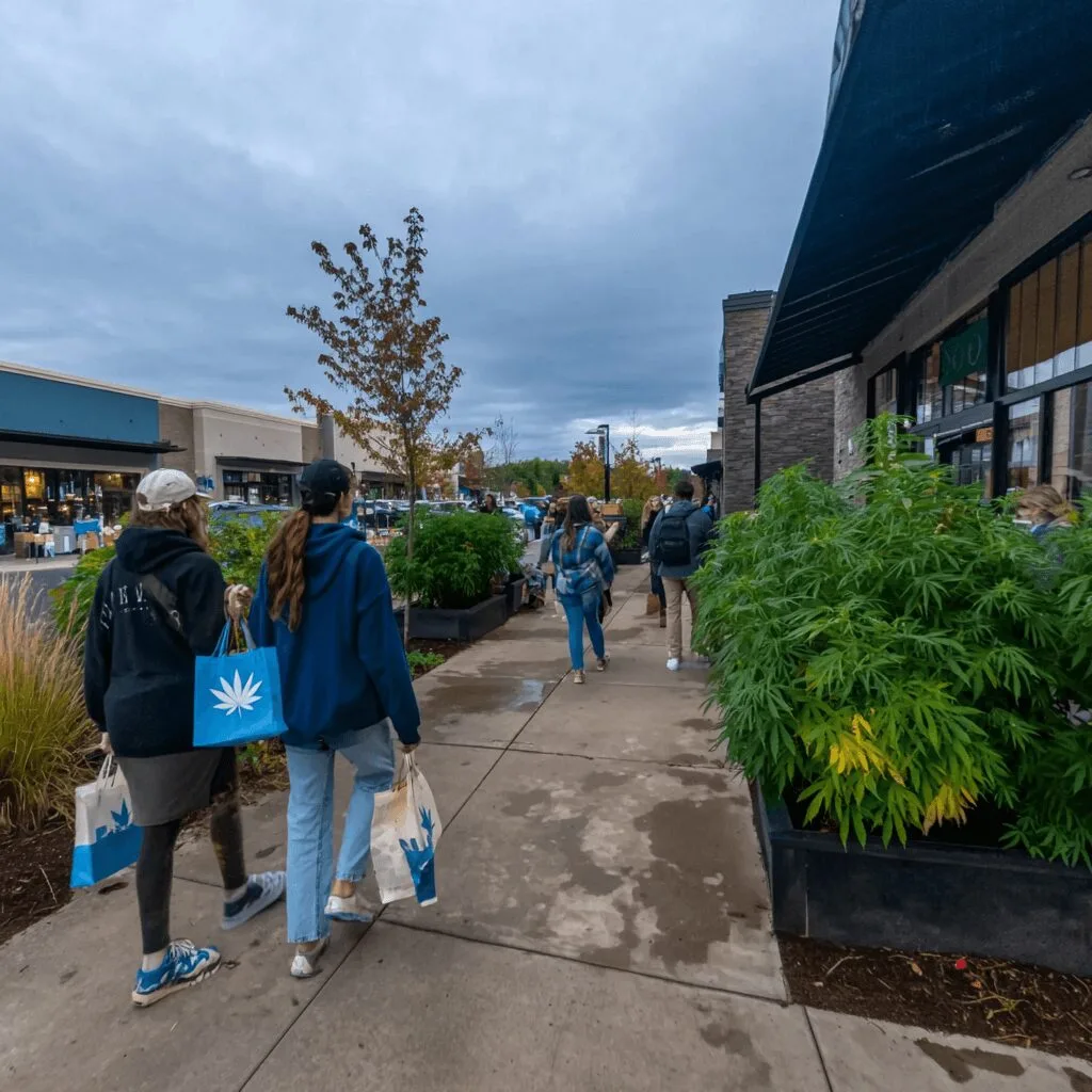 Want insane discounts? The Evergreen Walk retail sale delivers exclusive deals at South Windsor's hottest shopping spot. Discover what's waiting for you inside!