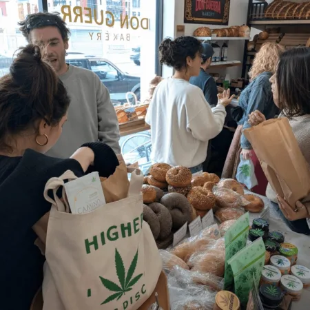 Experience the Buzz: Barrio Bagel Mingle Graze Event Unites Cannabis Lovers! Craving unique flavors and connection? Dive into the Barrio Bagel Mingle Graze event for exclusive bites and vibes! Ready for something irresistible?