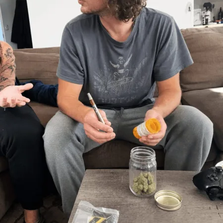 Cannabis vs opioids pain: Could cannabis be a safer, more effective pain solution? Discover the surprising truth—your pain relief decision starts here.