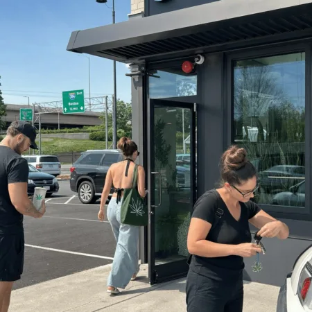 Discover why the Manchester cannabis dispensary is the top choice for I-384 commuters. Experience unmatched convenience and quality—see what sets it apart!