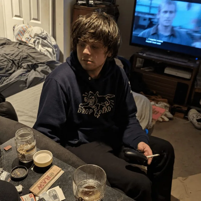 Psychotic Depression Gaming Cannabis: Real Risks, Facts, and What’s Changing Uncover the hidden connections between psychotic depression gaming cannabis. Why is this trio so dangerous? Find out what nobody else is telling you.